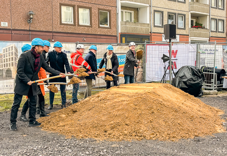 WvS, Saaltor Jena, Spatenstich
